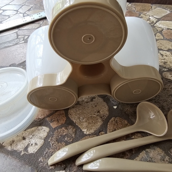 Vintage Tupperware Condiment Caddy with Serving Spoons and Seals Lids 757-3 - Picture 3 of 9